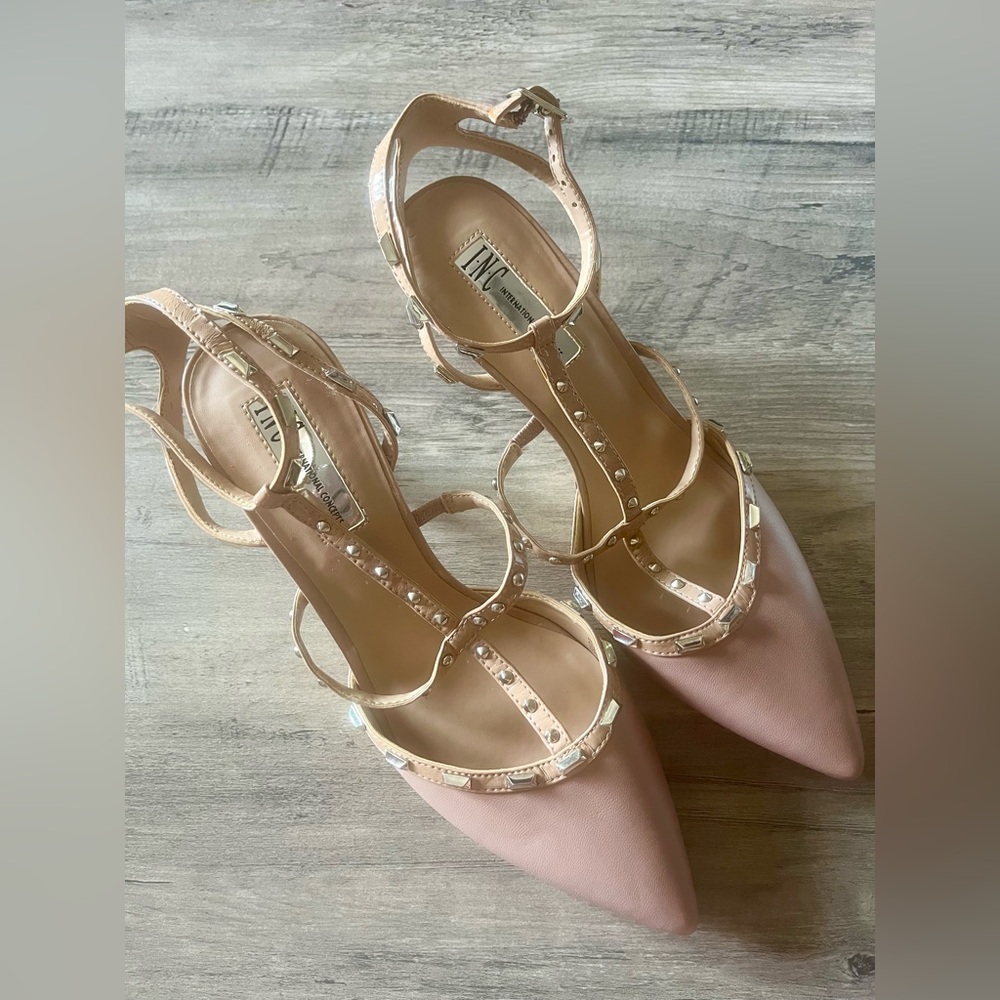 NWOT INC Carma Pump Heels Blush Size 9